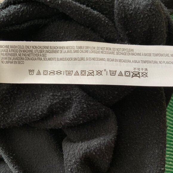 MICKEY MOUSE CANADA SWEATSHIRT SIZE XXL - Picture 9 of 11